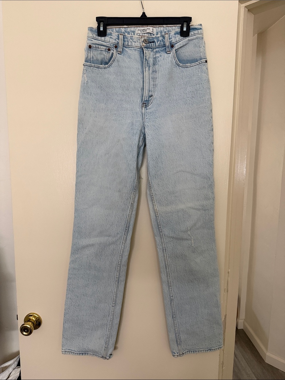 Abercrombie & Fitch High-Rise Straight Jeans